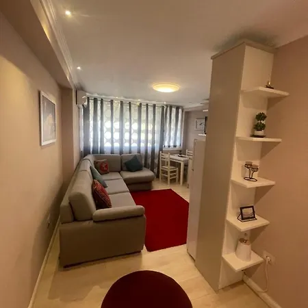 Centre View New Bazaar Apartment Tirana